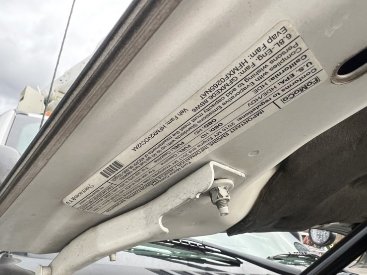 2017-ford-f550-image-16