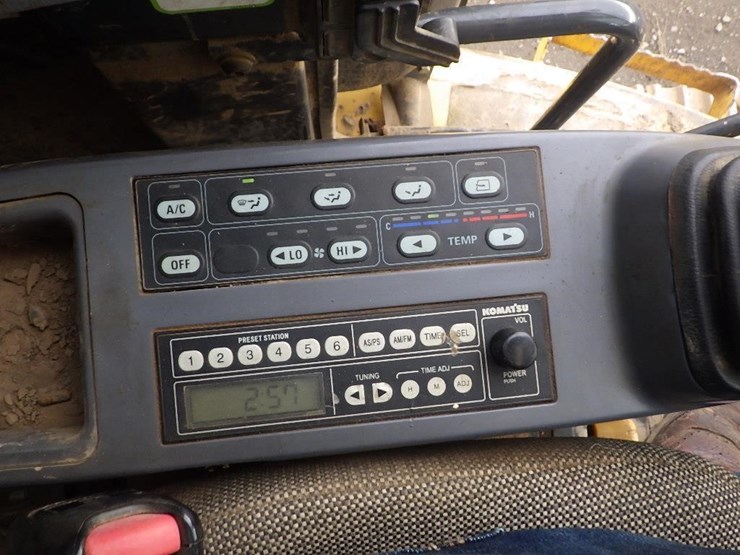 komatsu-pc228us-lc-3-image-27