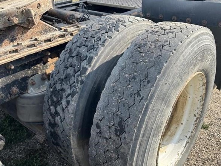 1994-white/gmc-wg64t-image-37