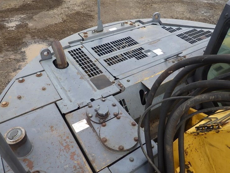 komatsu-pc228us-lc-3-image-19