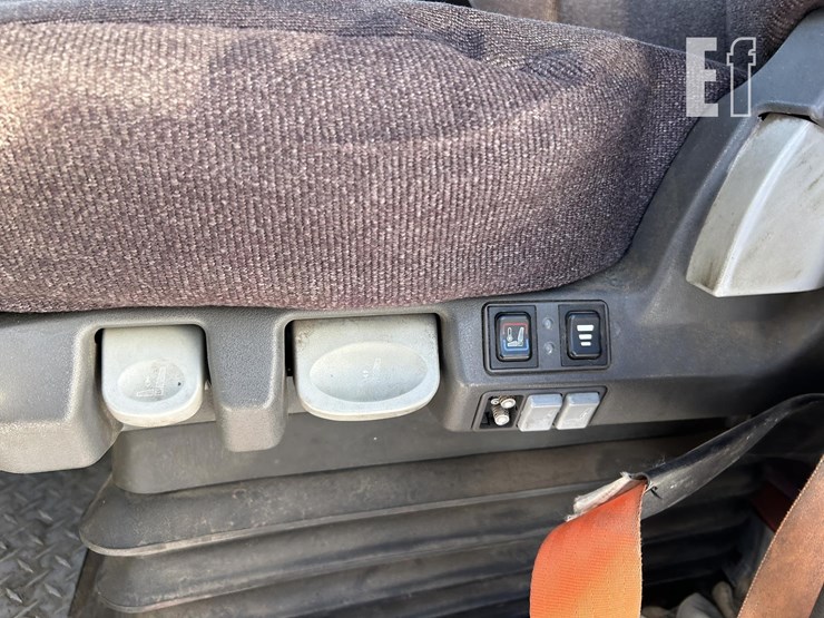 2018-freightliner-cascadia-125-image-34