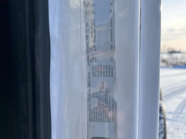 2018-freightliner-cascadia-125-image-35