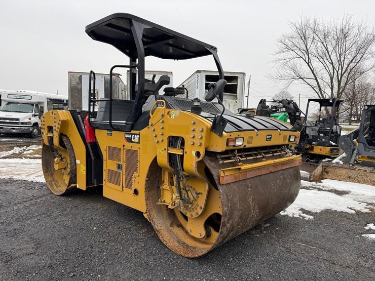 caterpillar-cb66b-image-4