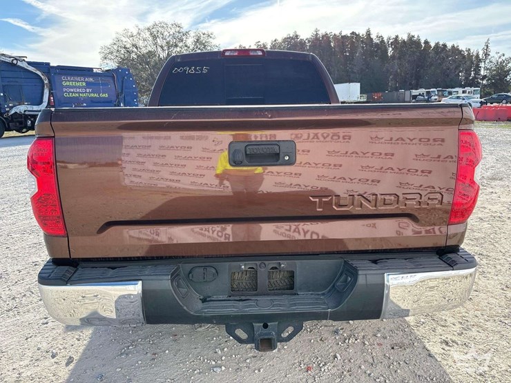 2017-toyota-tundra-sr5-ext.-cab-pickup-truck-image-25