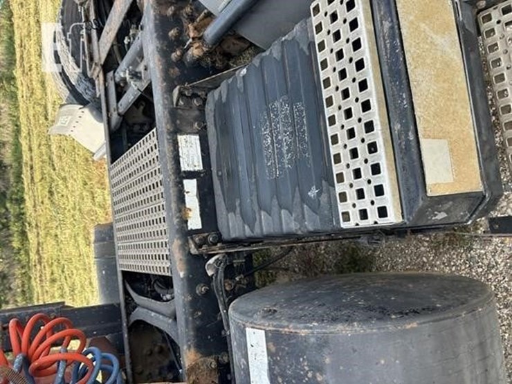 1994-white/gmc-wg64t-image-12