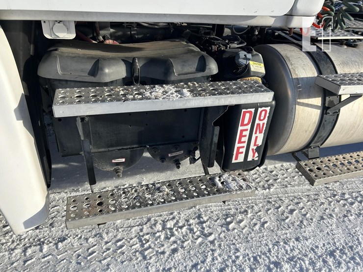 2018-freightliner-cascadia-125-image-10