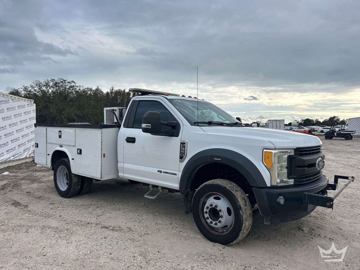 2017-ford-f-550-service-truck-image-2