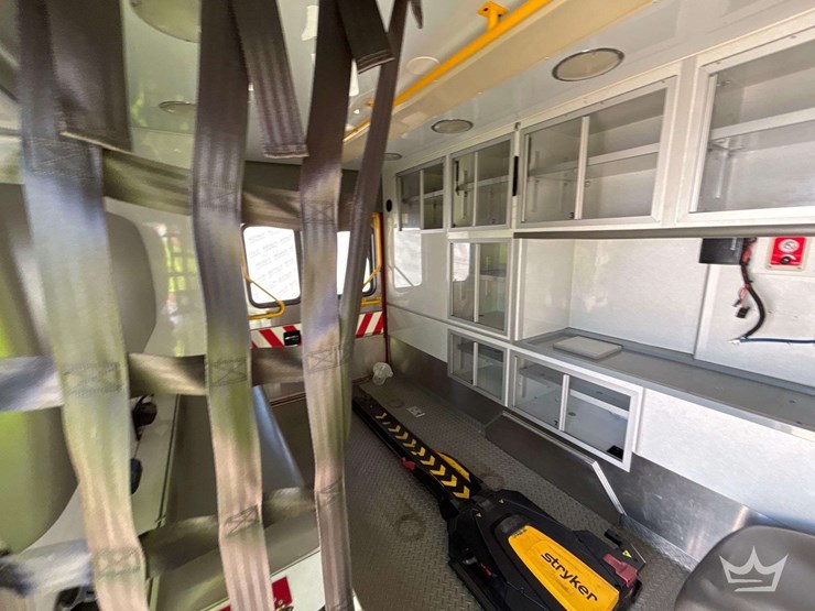 2016-ram-4500-chassis-ambulance-image-31