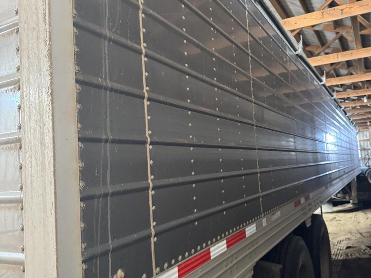 2024-timpte-grain-trailer-image-1