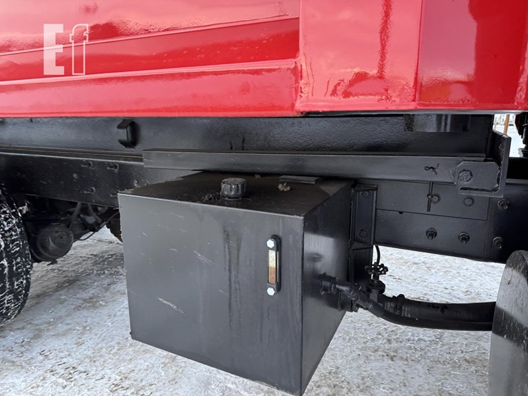 2004-mack-granite-cv713-image-55