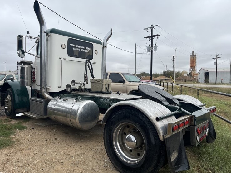 1988-peterbilt-379-image-3