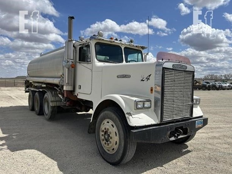 1985-freightliner-fld120-image-1
