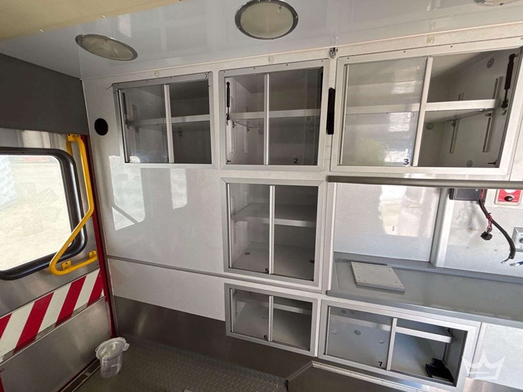 2016-ram-4500-chassis-ambulance-image-33
