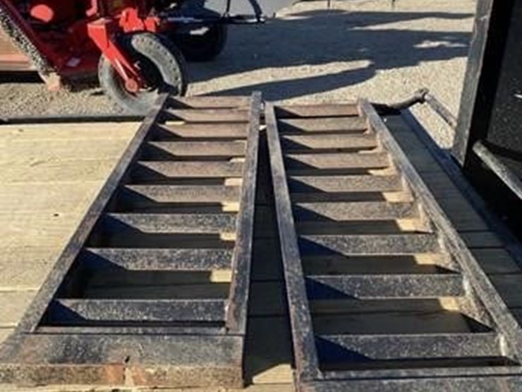 2001-gooseneck-24-ft-image-4