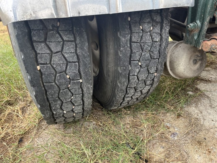 1988-peterbilt-379-image-6