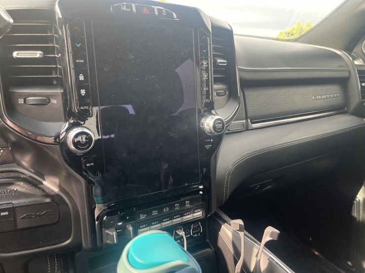 2022-dodge-3500-image-14