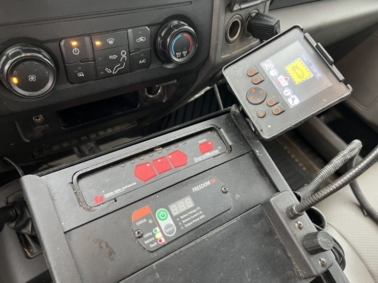 2017-ford-f550-image-33