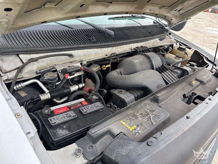 2012-ford-e-350-enclosed-service-van-image-23