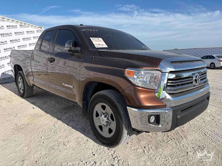 2017-toyota-tundra-sr5-ext.-cab-pickup-truck-image-27