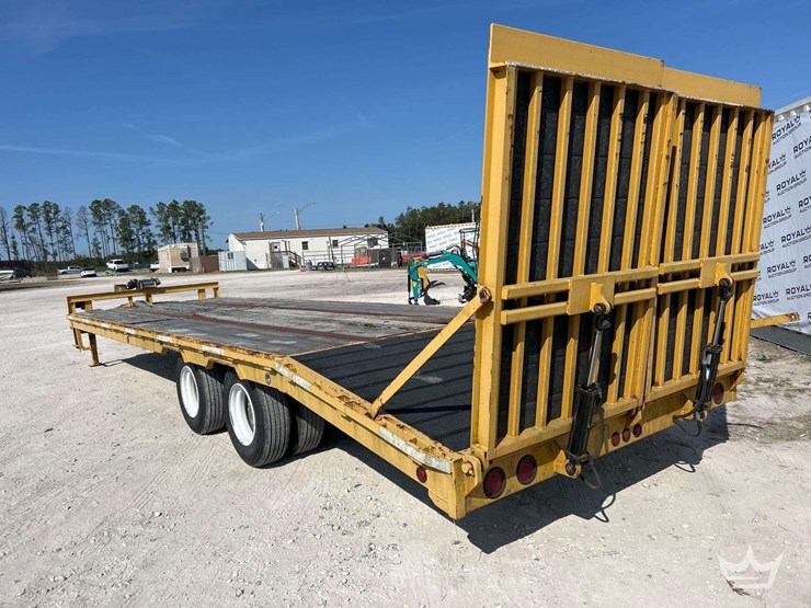 2016-textron-t/a-15-ton-flatbed-equipment-trailer-image-4