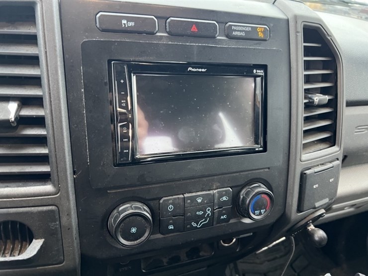 2017-ford-f550-image-37