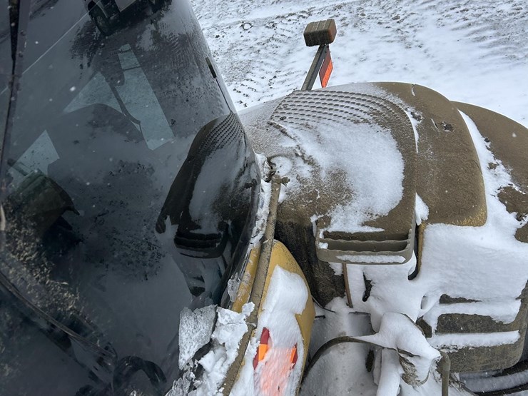 2004-challenger-mt855-image-62