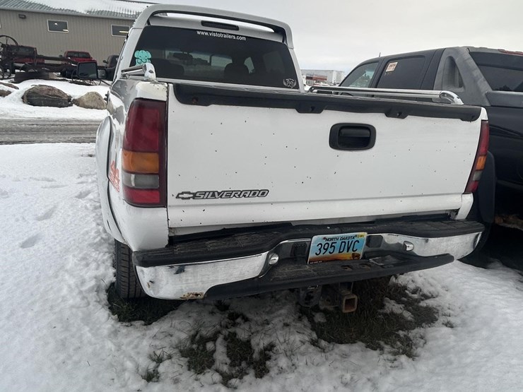 2001-chevrolet-silverado-2500hd-image-4