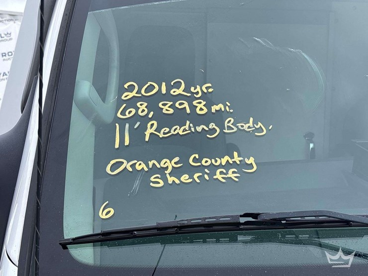 2012-ford-e-350-enclosed-service-van-image-43