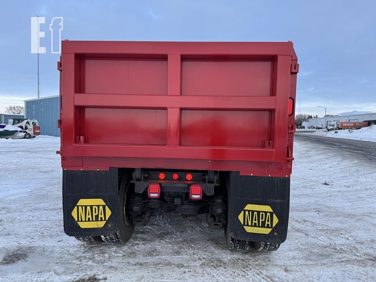 2004-mack-granite-cv713-image-11