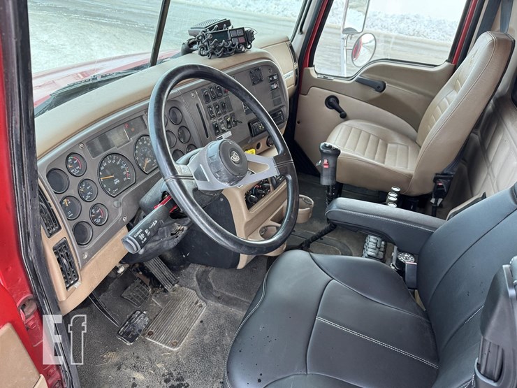 2004-mack-granite-cv713-image-32