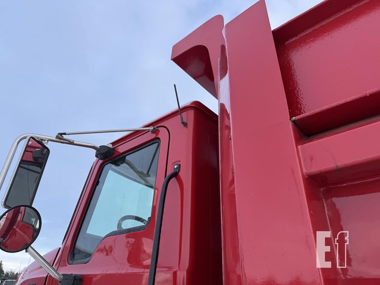 2004-mack-granite-cv713-image-27