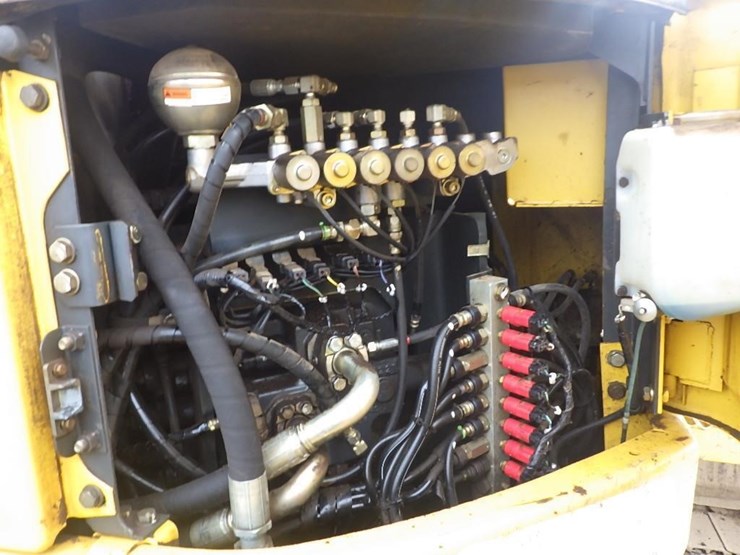 komatsu-pc228us-lc-3-image-18