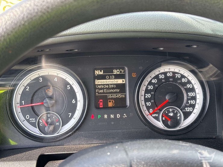 2015-ram-1500-crew-cab-pickup-truck-image-14