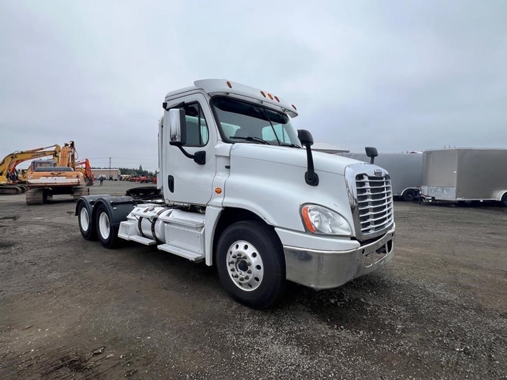 freightliner-cascadia-125-image-7