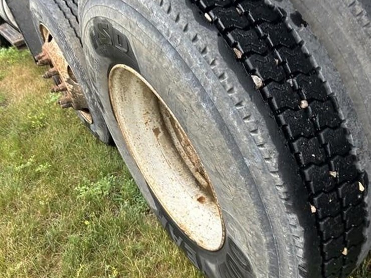 1997-ford-lt8000-image-15