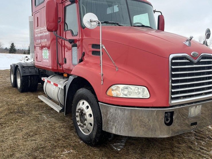 2006-mack-vision-cxn613-image-3