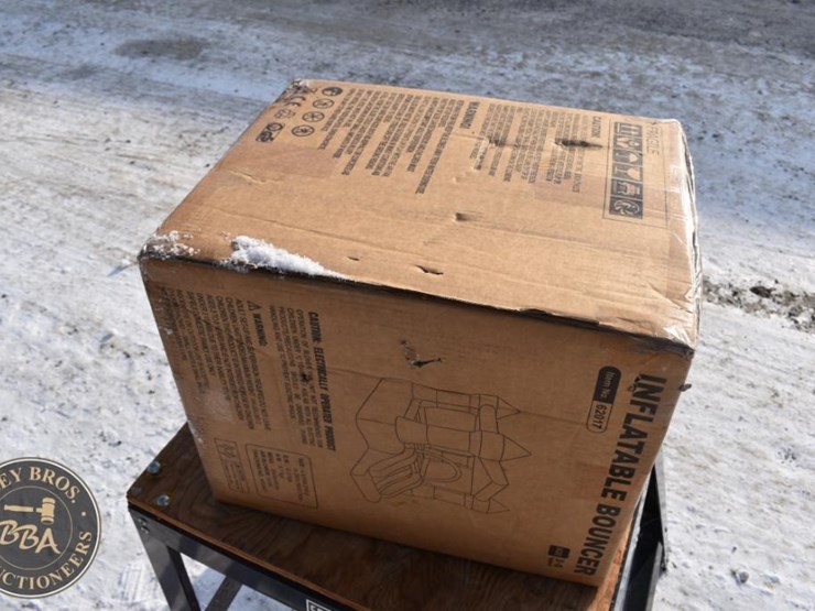 future-inflatable-bounce-house-image-6