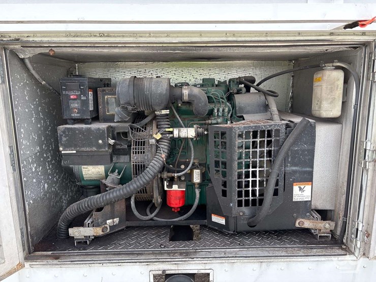 2001-workhorse-custom-chassis-p42-delivery-truck-image-22