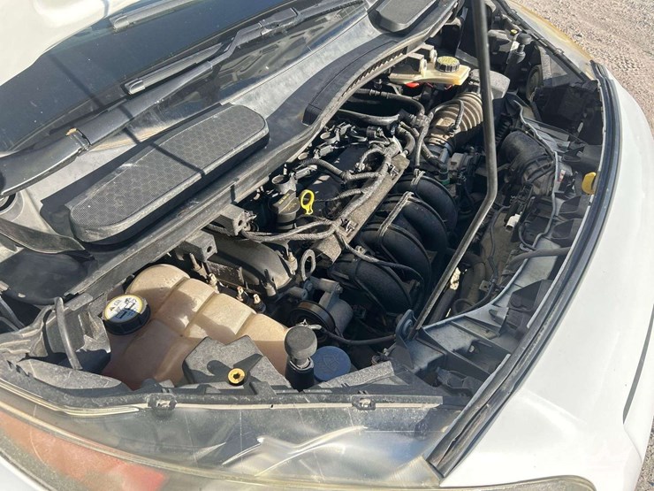 2015-ford-transit-connect-passenger-van-image-8