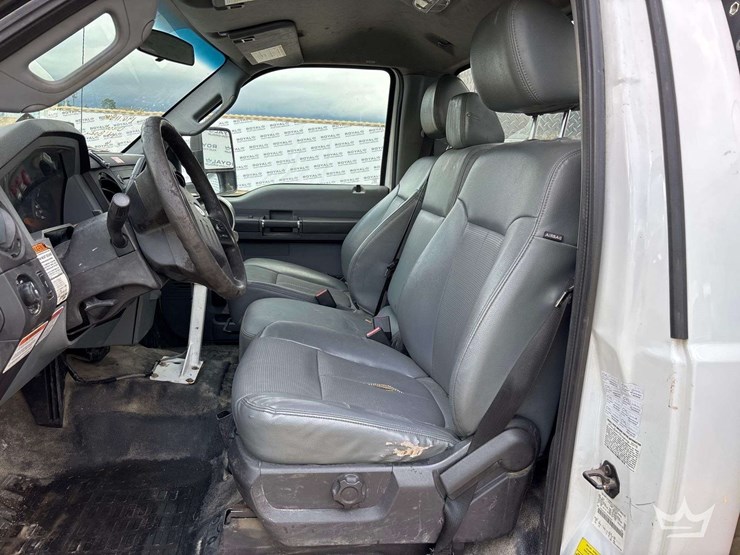 2016-ford-f-550-altec-at233p-35ft-bucket-truck-image-40