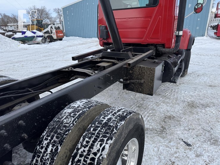 2004-mack-granite-cv713-image-85