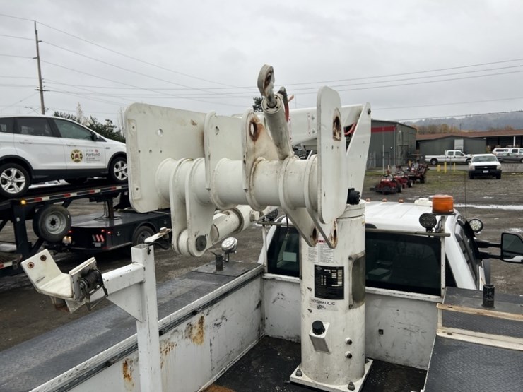 2017-ford-f550-image-22