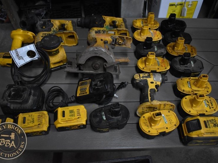 dig-master-mini-excavator-40787-image-1