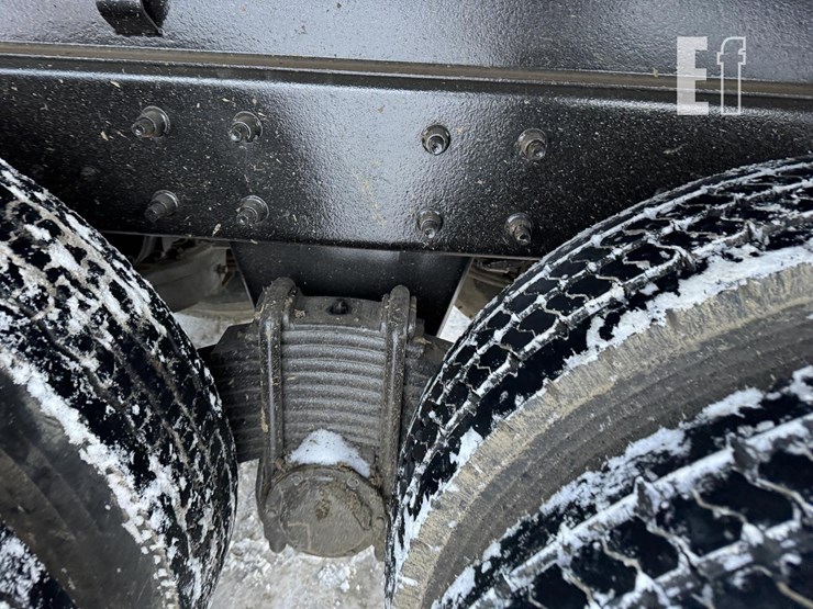 2004-mack-granite-cv713-image-21