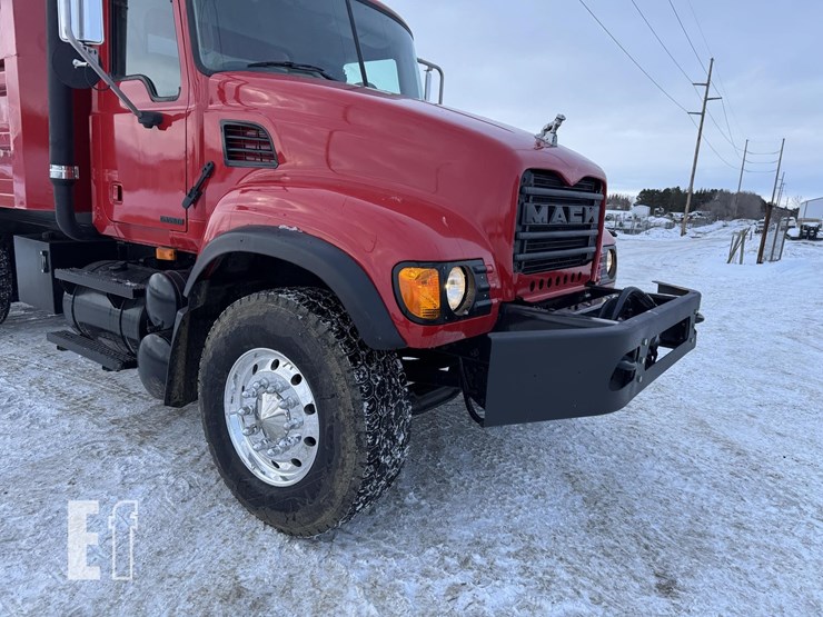 2004-mack-granite-cv713-image-3