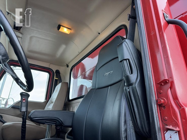 2004-mack-granite-cv713-image-46