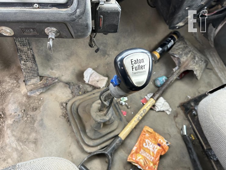 1997-ford-lt8000-image-75