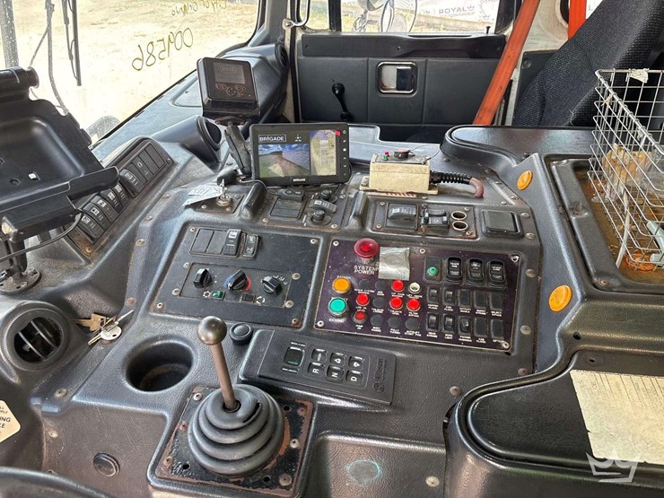 2017-autocar-xpeditor-t/a-heil-v-161-front-loader-garbage-truck-image-16