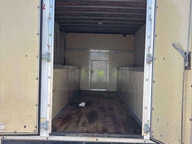 2002-ford-e-450-enclosed-service-van-image-20