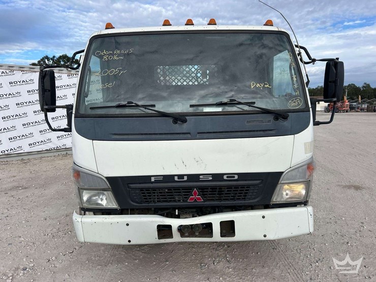 2005-mitsubishi-fuso-fe84d-auto-crane-3203-prx-3,200-lb-crane-utility-truck-image-31